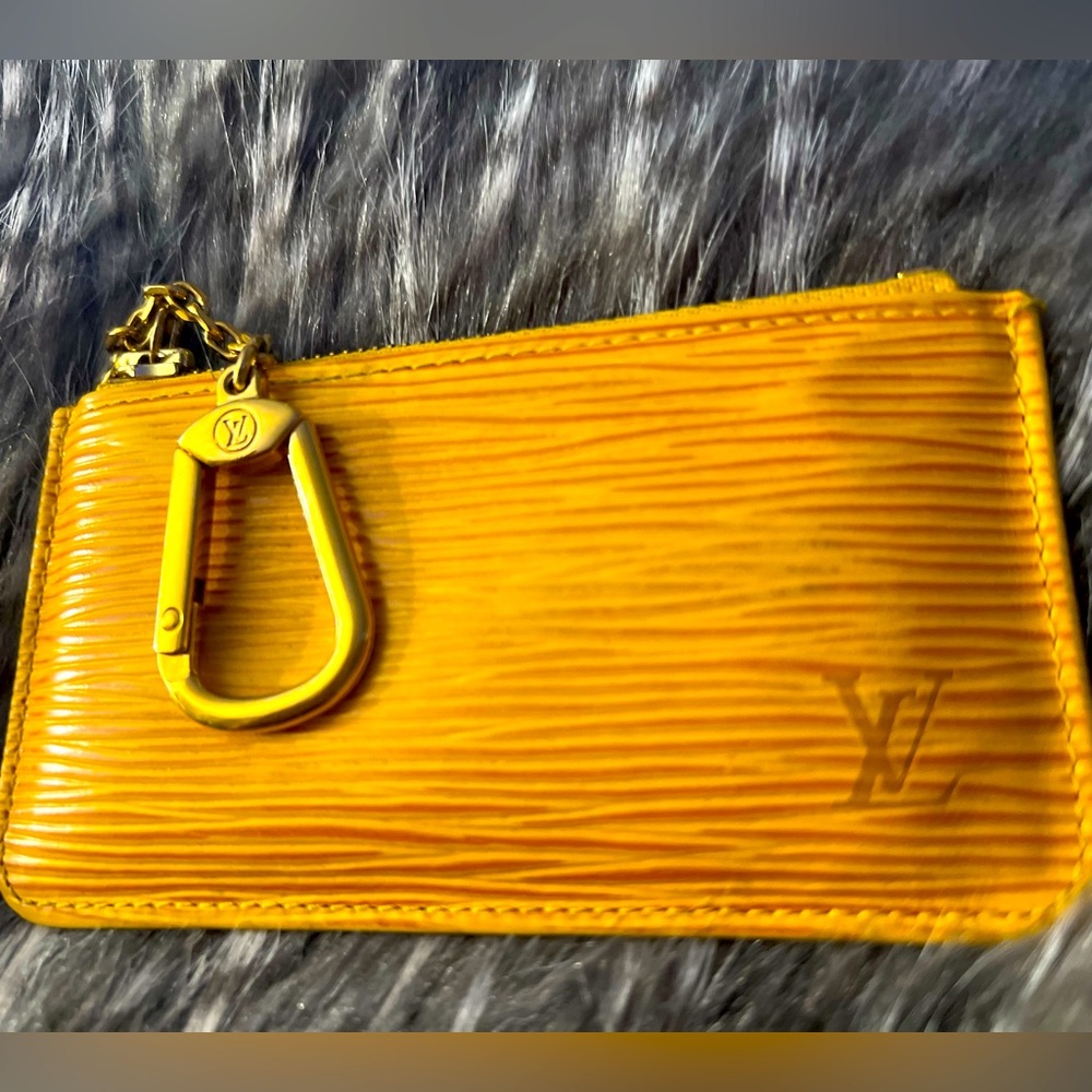 Vintage Louis Vuitton Epi Leather Key Pouch – Excellent Condition**